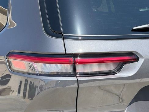 New 2025 Jeep Grand Cherokee L Altitude image 12