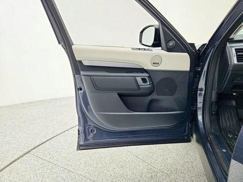 New 2026 Land Rover Discovery Limited Edition AWD/4WD image 27