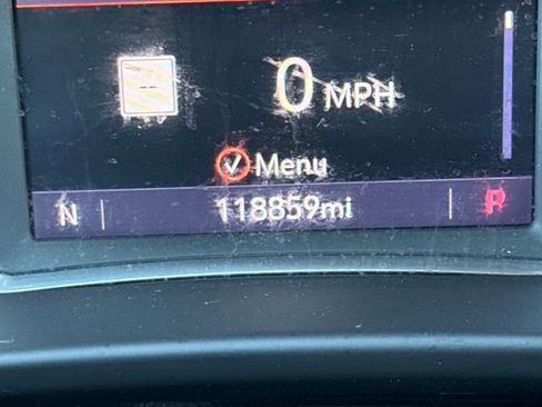 Used 2021 GMC Acadia SLT image 16