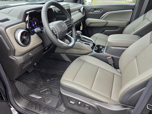 New 2026 Chevrolet Colorado ZR2 w/ Technology Package AWD/4WD image 6