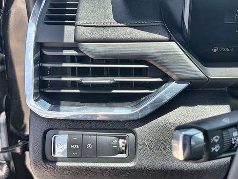 Certified 2026 GMC Acadia Elevation w/ Elevation Premium Package FWD image 17