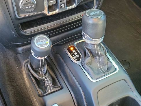 Used 2022 Jeep Wrangler Unlimited Sahara image 26