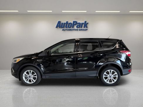 Used 2017 Ford Escape SE FWD image 4
