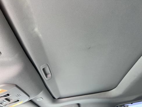 Used 2023 Toyota Highlander Limited FWD image 28