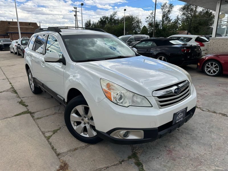 Used 2012 Subaru Outback 2.5i Premium w/ All-Weather Pkg AWD/4WD image 1