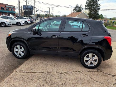 Used 2020 Chevrolet Trax LS image 9