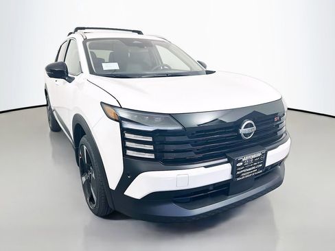 New 2026 Nissan Kicks SR w/ Cold Weather Package image 1