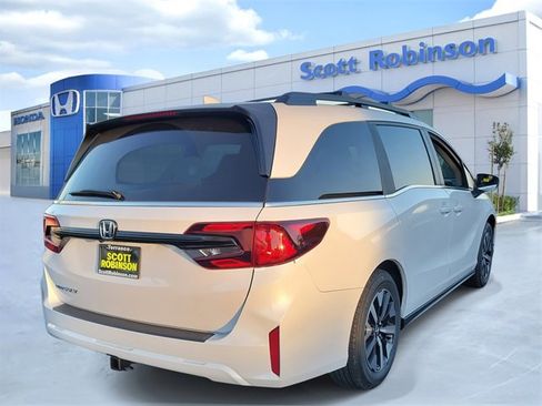 New 2026 Honda Odyssey EX-L image 4