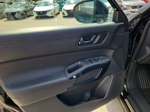 Certified 2025 Nissan Pathfinder SV FWD image 23