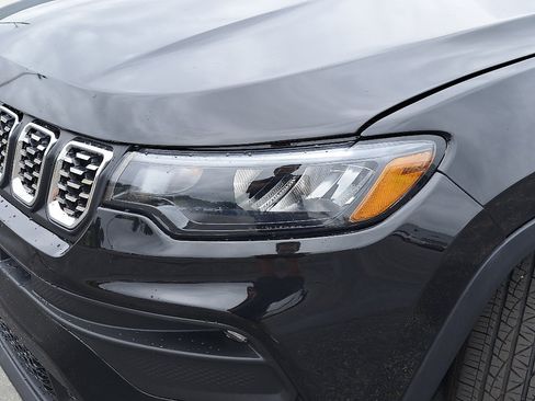 Certified 2025 Jeep Compass Latitude AWD/4WD image 30
