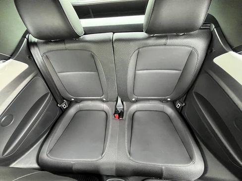 Used 2019 Volkswagen Beetle 2.0T SE FWD image 30