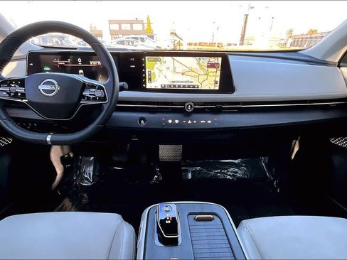 Used 2023 Nissan Ariya FWD image 17