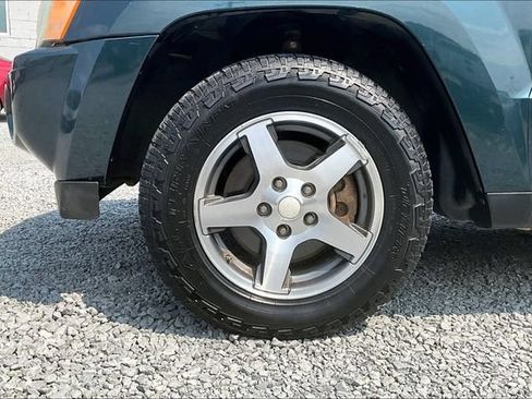Used 2005 Jeep Grand Cherokee Laredo AWD/4WD image 8