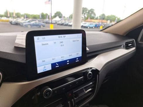 Used 2020 Ford Escape SE FWD image 10