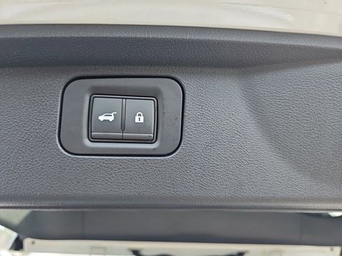 New 2026 Nissan Armada SL w/ Captain's Chari Seat Package image 19