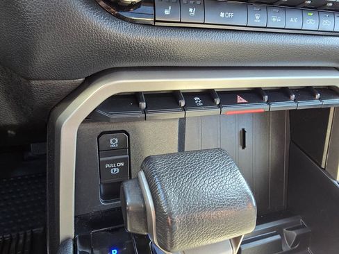 Used 2024 Toyota Tundra Limited image 24