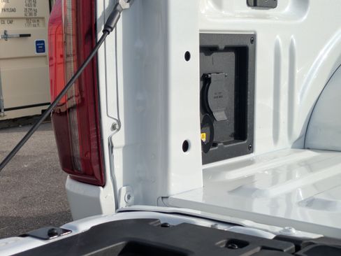 New 2025 Ford F150 Lariat w/ Equipment Group 502A High image 15