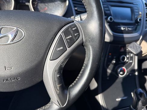 Used 2015 Hyundai Elantra Limited image 22