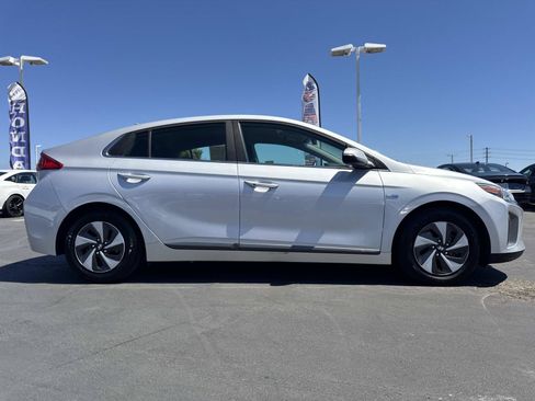 Used 2017 Hyundai Ioniq SEL FWD image 6