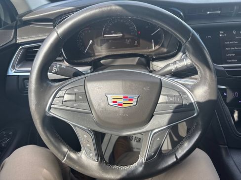 Used 2018 Cadillac XT5 Luxury w/ Driver Awareness Package AWD/4WD image 19
