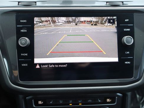 Certified 2021 Volkswagen Tiguan SE w/ Panoramic Sunroof Package image 21