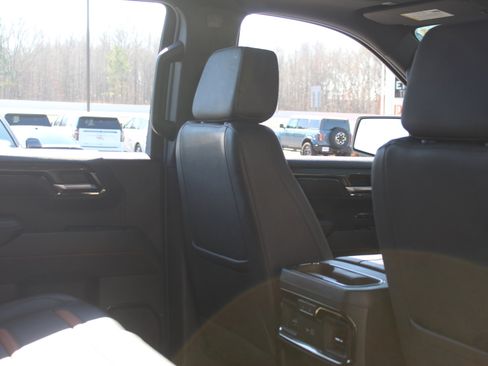 Used 2023 GMC Sierra 1500 AT4 w/ AT4 Premium Package image 33