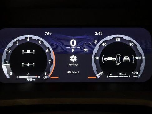 Certified 2024 Toyota Tacoma TRD Off-Road AWD/4WD image 18