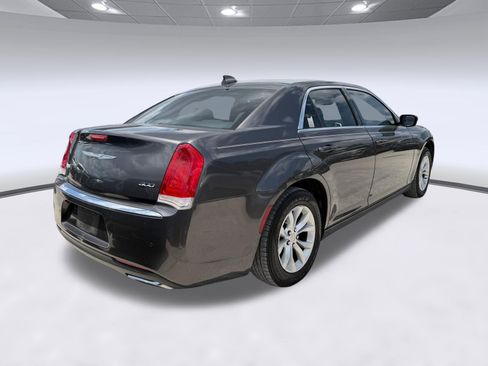 Used 2015 Chrysler 300 Limited w/ 300 Premium Group RWD image 5