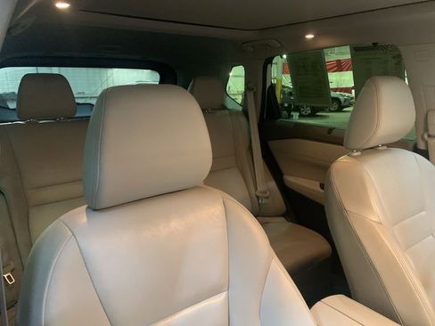 Used 2023 Nissan Rogue SL w/ SL Premium Package image 18