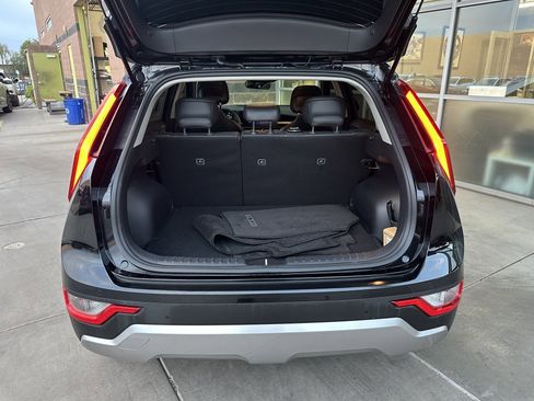 Used 2024 Kia Niro EX image 37