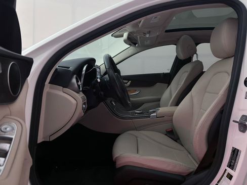 Used 2018 Mercedes-Benz C 300 4MATIC Sedan image 19