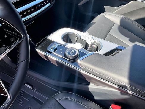 New 2027 Cadillac Lyriq Premium Sport w/ LPO, Floor Liner Package AWD/4WD image 8