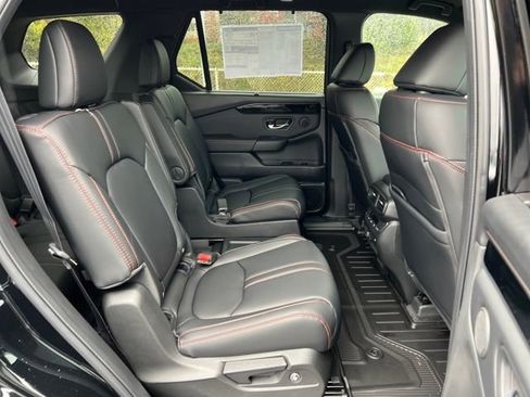 New 2025 Honda Pilot TrailSport image 10