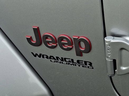 Certified 2021 Jeep Wrangler Unlimited Rubicon image 33