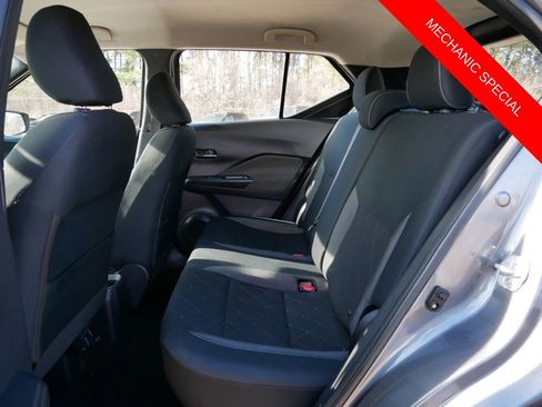 Used 2019 Nissan Kicks SV FWD image 11
