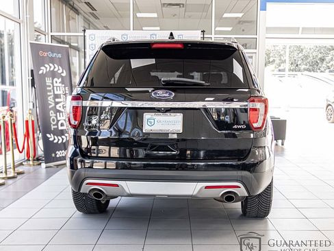 Used 2020 Ford Explorer XLT w/ Equipment Group 202A RWD image 14