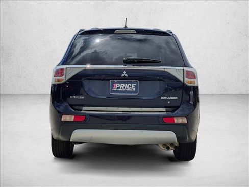 Used 2015 Mitsubishi Outlander SE AWD/4WD image 7