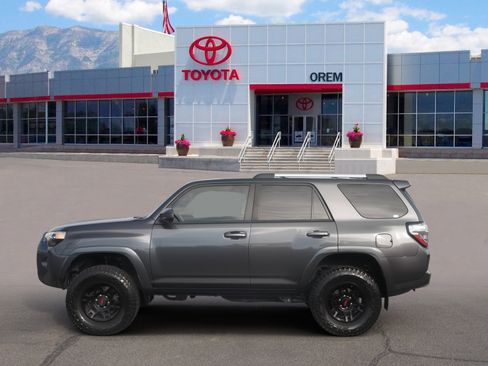 Used 2019 Toyota 4Runner SR5 image 6
