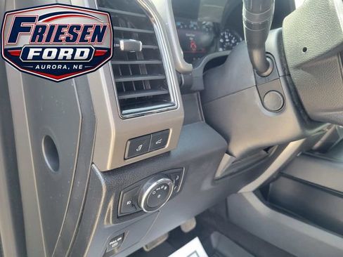 Used 2020 Ford Expedition Max XLT w/ Equipment Group 202A AWD/4WD image 14