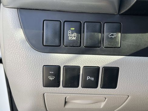 Used 2016 Toyota Highlander Limited image 14