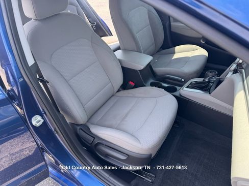 Used 2019 Hyundai Elantra SEL FWD image 17