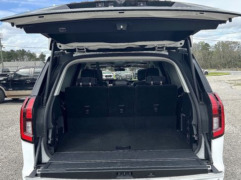 Used 2025 Ford Expedition Platinum AWD/4WD image 5