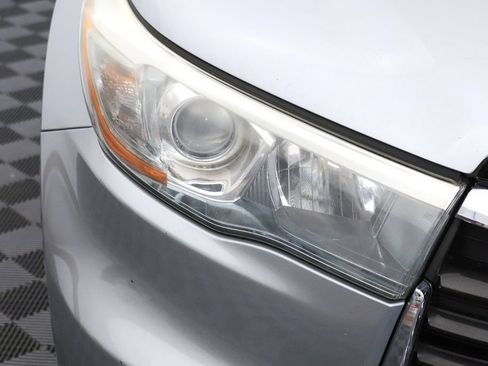 Used 2015 Toyota Highlander Limited w/ Driver Technology Package AWD/4WD image 5