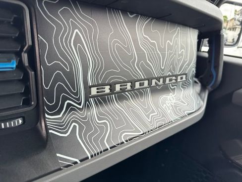 Used 2022 Ford Bronco Black Diamond AWD/4WD image 32