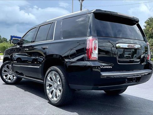 Used 2017 GMC Yukon Denali w/ Open Road Package RWD image 4