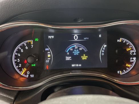 Used 2021 Jeep Grand Cherokee Laredo X AWD/4WD image 9