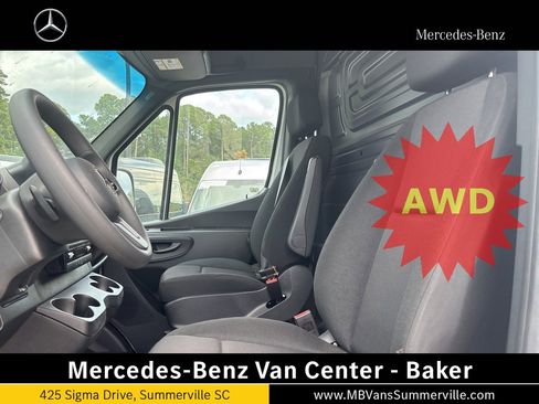 Used 2024 Mercedes-Benz Sprinter 2500 image 47