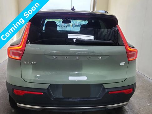 Used 2022 Volvo XC40 P8 Recharge Ultimate image 5