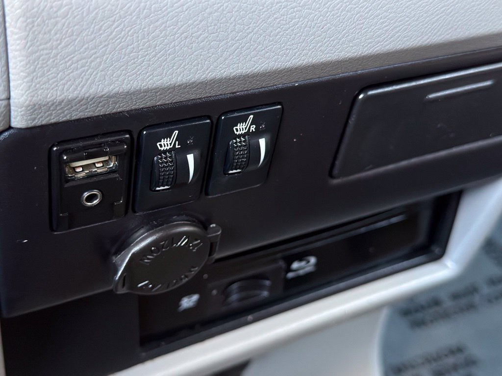 Used 2017 Toyota Sienna XLE Premium FWD image 14
