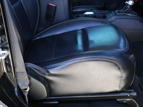 Used 2020 Jeep Gladiator Overland image 21